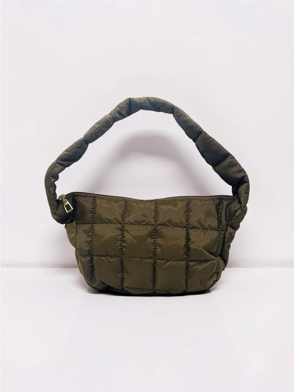 Woman’s Cloud Feel Puffer Quilted Shoulder Bag in Brown